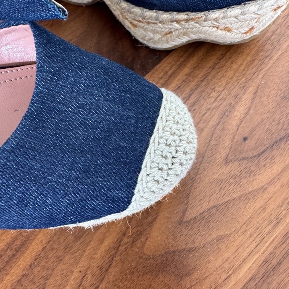 BCBG Maxazaria - Picture 2 of 10